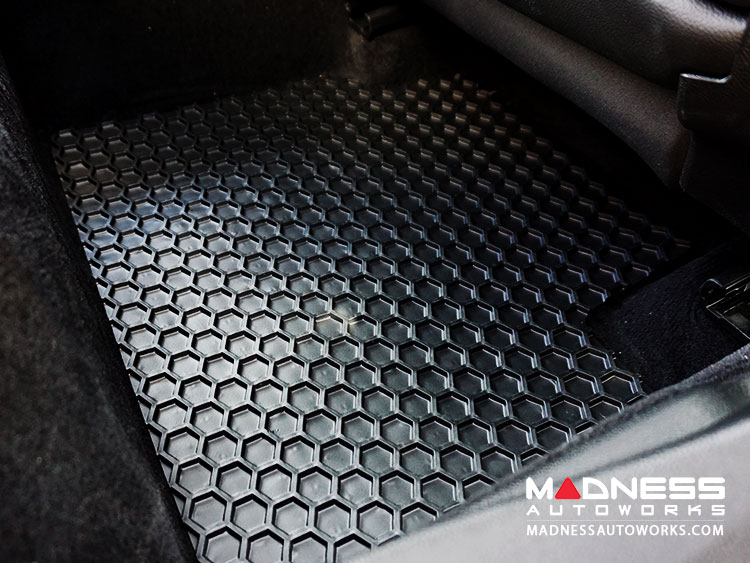 Alfa Romeo Stelvio Floor Mat Set All Weather Rubber Front/ Rear 4